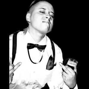 Meet your Posher, Domonique