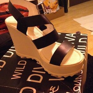 Black And White Wedges .