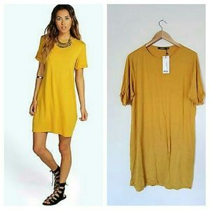 Boohoo 
Womens Sanita Turn Back Cuff Shift Dress