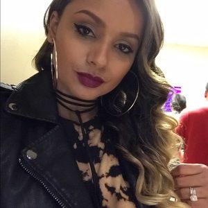 Meet your Posher, Iris