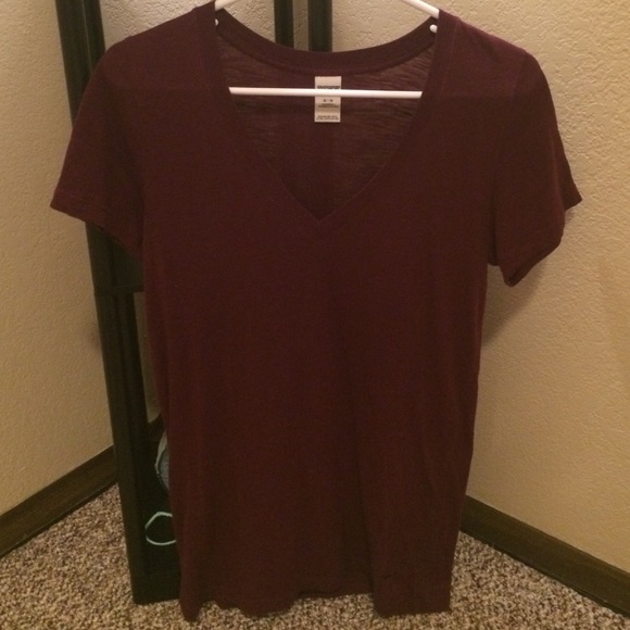 PINK v-neck, perfect condition, no nubs, worn once