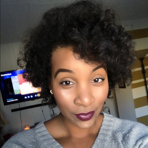 Meet your Posher, Alicia - Picture 2 of 2