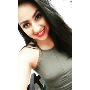 Meet your Posher, Vanessa