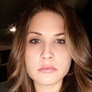 Meet your Posher, Antonia