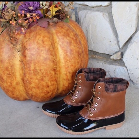 Rain or snow plaid cuff duck boot
