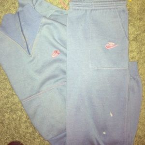 Nike outfit size med.