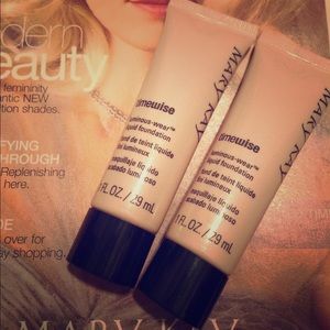 Mary Kay luminous wear foundation Ivory 5