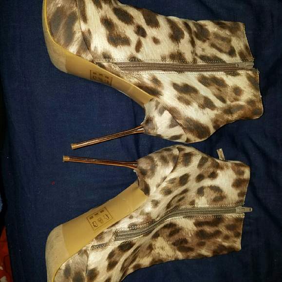 Leopard print gold heel