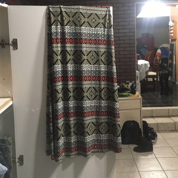 Vibe maxi skirt