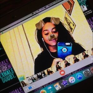 Meet your Posher, Kayla