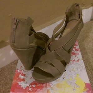 ⚡SALE⚡ Chinese Laundry Major Sandal Wedges