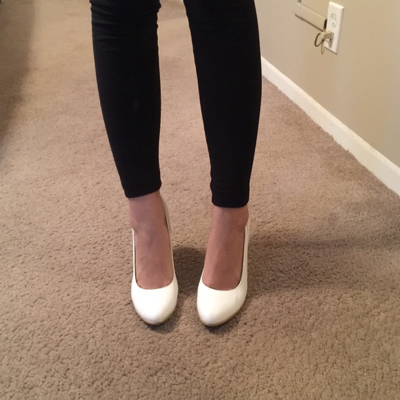 💗Clearance💗New Ferlisa white high heels pumps