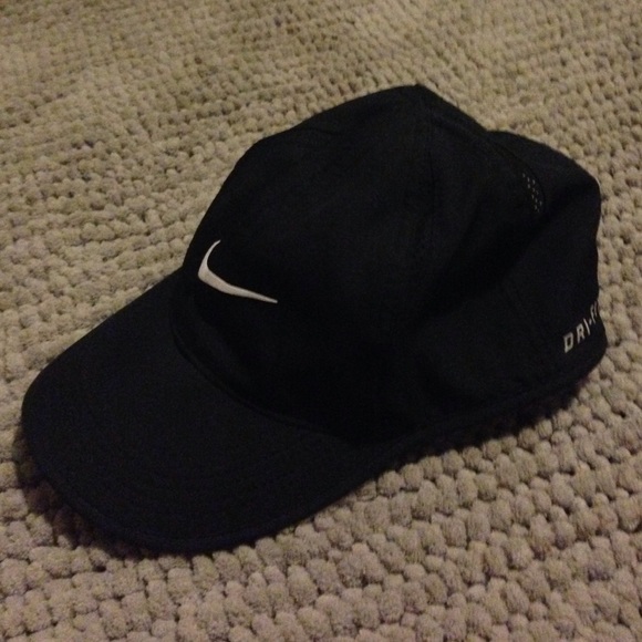 nike drifit hat ! anybody beat $15? top offer rn