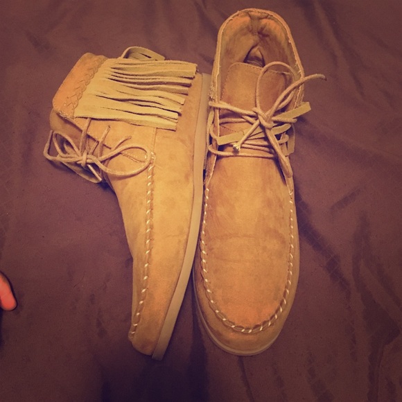 Moccasin booties - Picture 1 of 2