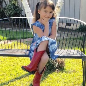 Meet your Posher, Danielle