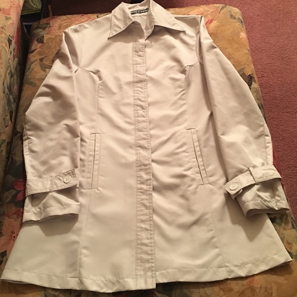 Cute light trench coat