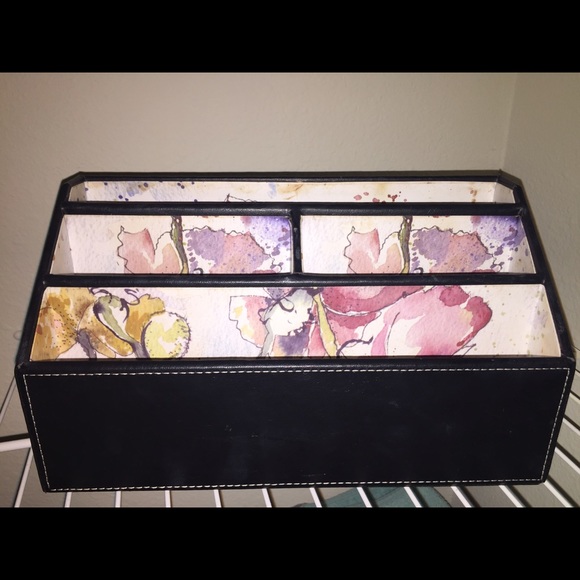 Makeup organizer