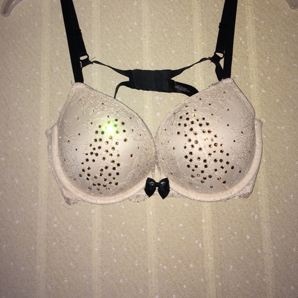 Victoria's Secret fashion bra. Size c36