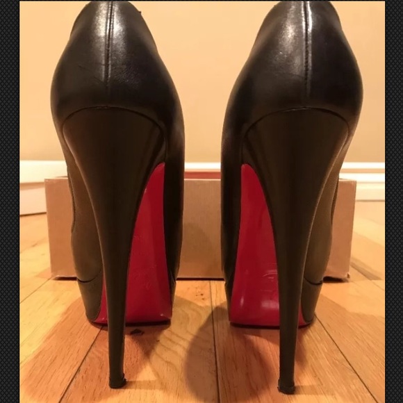 SOLD** Christian Louboutin NAPPA ankle booties - Picture 3 of 4