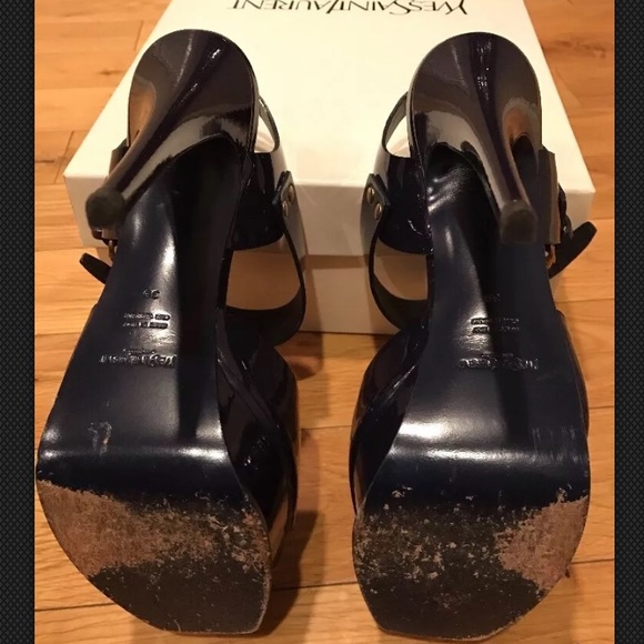 Yves Saint Laurent Vitello Vernice Soft in NAVY - Picture 2 of 4