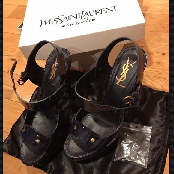 Yves Saint Laurent Vitello Vernice Soft in NAVY - Picture 3 of 4