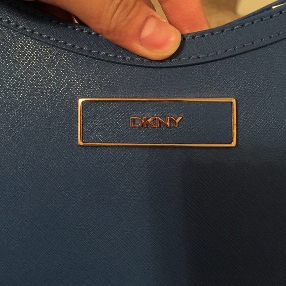 Final ♥️ new authentic DKNY blue shoulder clutch - Picture 3 of 4