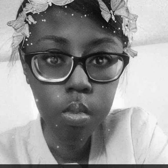 Meet your Posher, Kiya