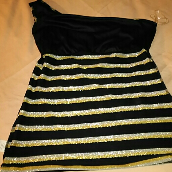 Top - Picture 3 of 4