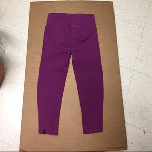 Lulu yoga style cropped pants