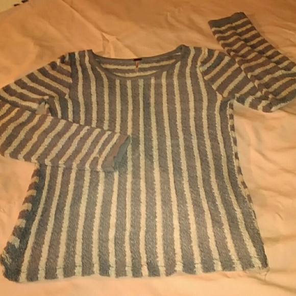 Sweater - Picture 1 of 3