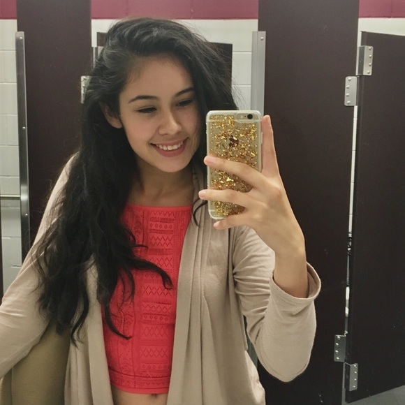 Meet your Posher, Daniela - Picture 1 of 1