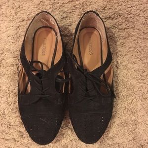 Studded cut out oxfords