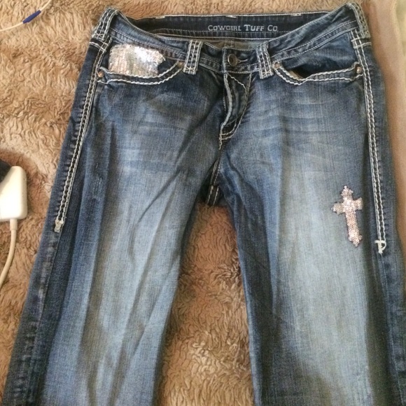 Cowgirl tough jeans *rip on the leg pictured*31x37