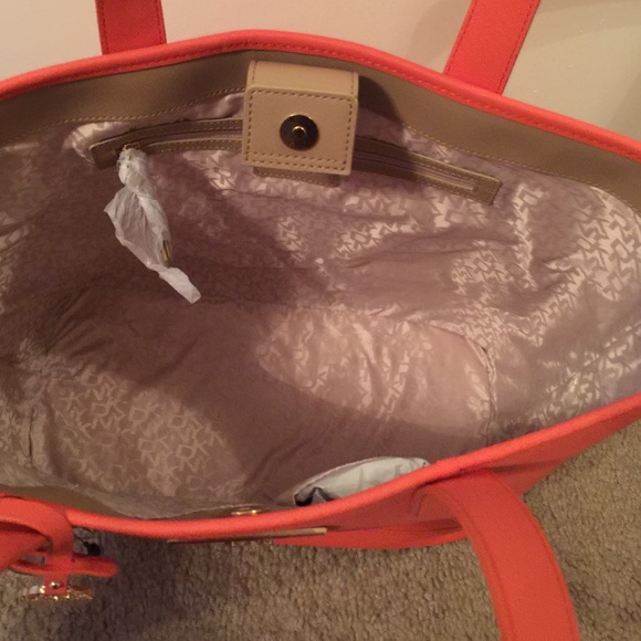 Final ♥️ Authentic DKNY saffiano leather tote - Picture 3 of 4