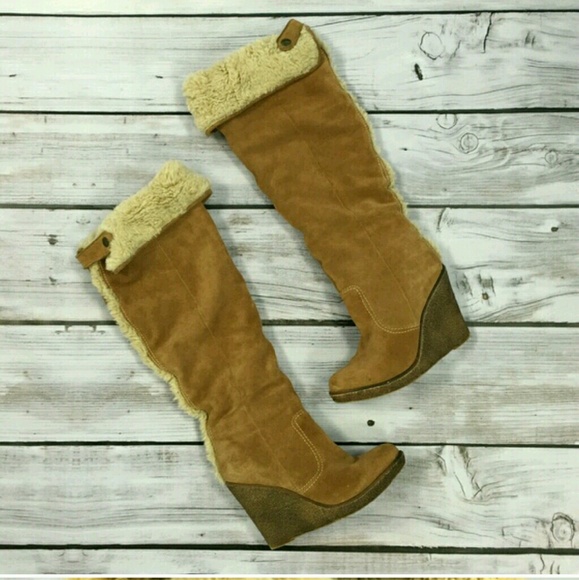 Suede, fur lined boots.. ***Make an offer***