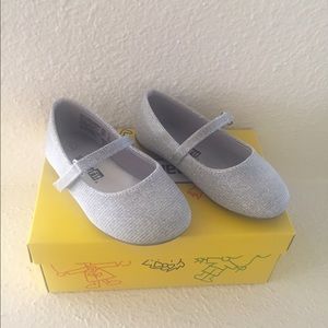 🎊New sparkly silver girl shoes🎊