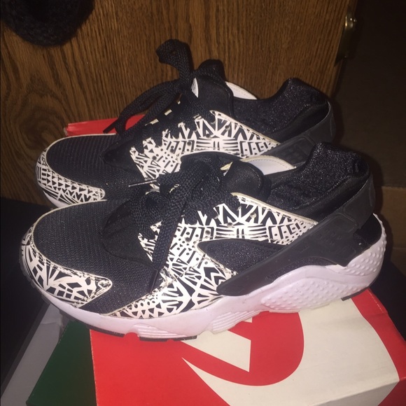 Nike Other - Nike Huaraches Run Print (Gradeschool)