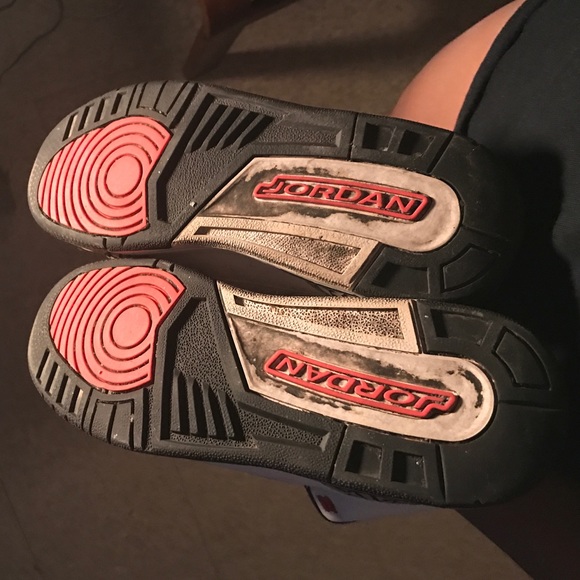 OG Air Jordan 3 (Gradeschool) - Picture 4 of 4