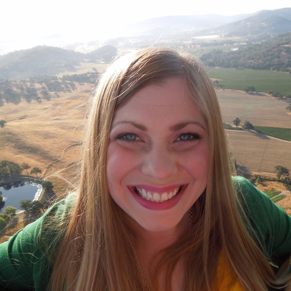 Meet your Posher, Kira - Picture 2 of 2