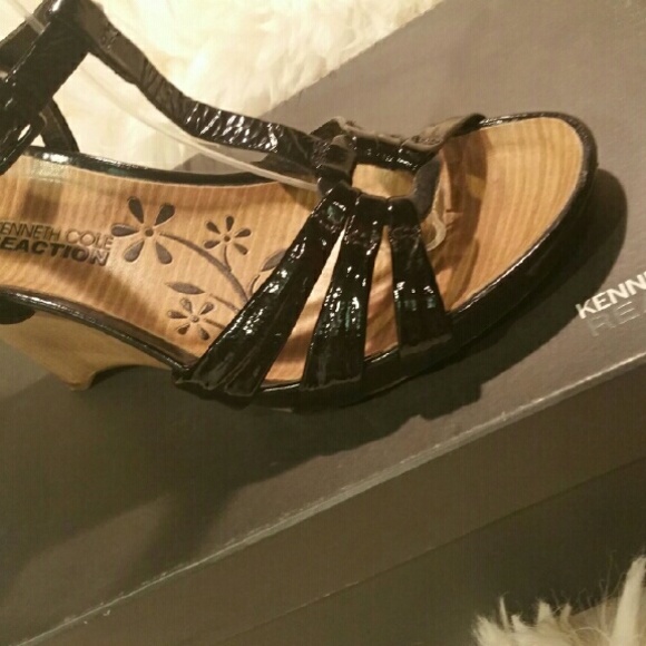 Kenneth Cole Black Wedge Lime Size 8.5