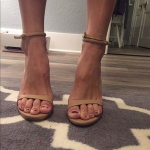 Steve Madden nude heels