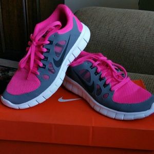 Womens nikes size 5 youth/women's size 6.5