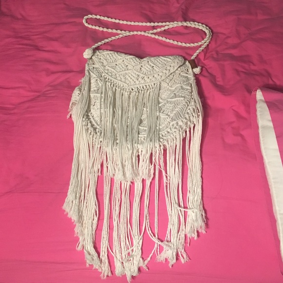 WHITE FRINGE BILLABONG SIDE PURSE