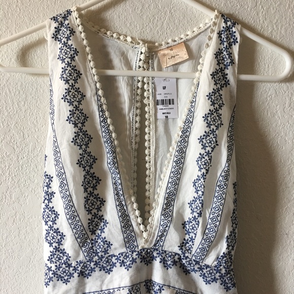 SOLD 💔LF Current 2016 Blue and White Romper M - Picture 3 of 4