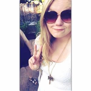 Meet your Posher, Emily