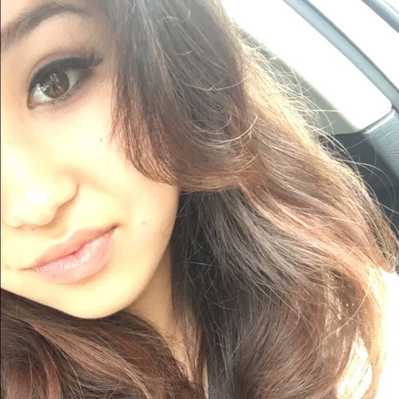 Meet your Posher, Mia