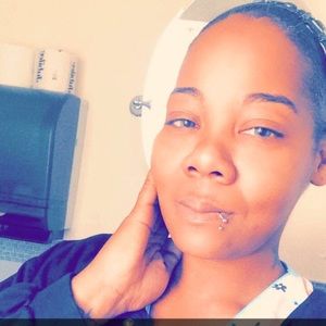 Meet your Posher, Aja