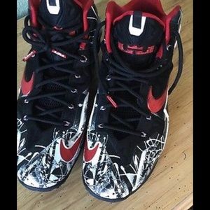 Lebron graffiti shoe