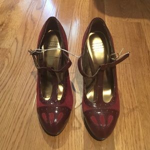 Closet toe ankle strap heels