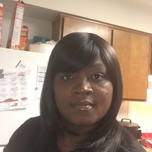 Meet your Posher, Carla